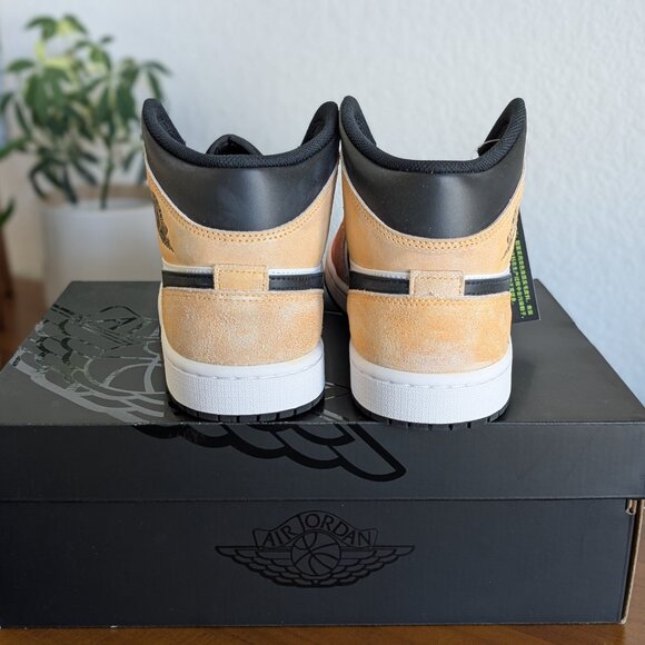 BNIB - AUTHENTIC Jordan 1 Mid SE 'Flight Club' - Picture 4 of 6